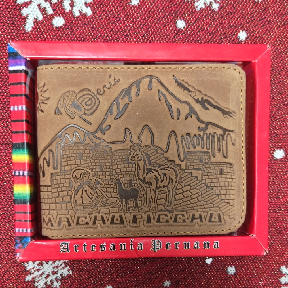 Eterna Tan Leather Wallet with Peruvian Design